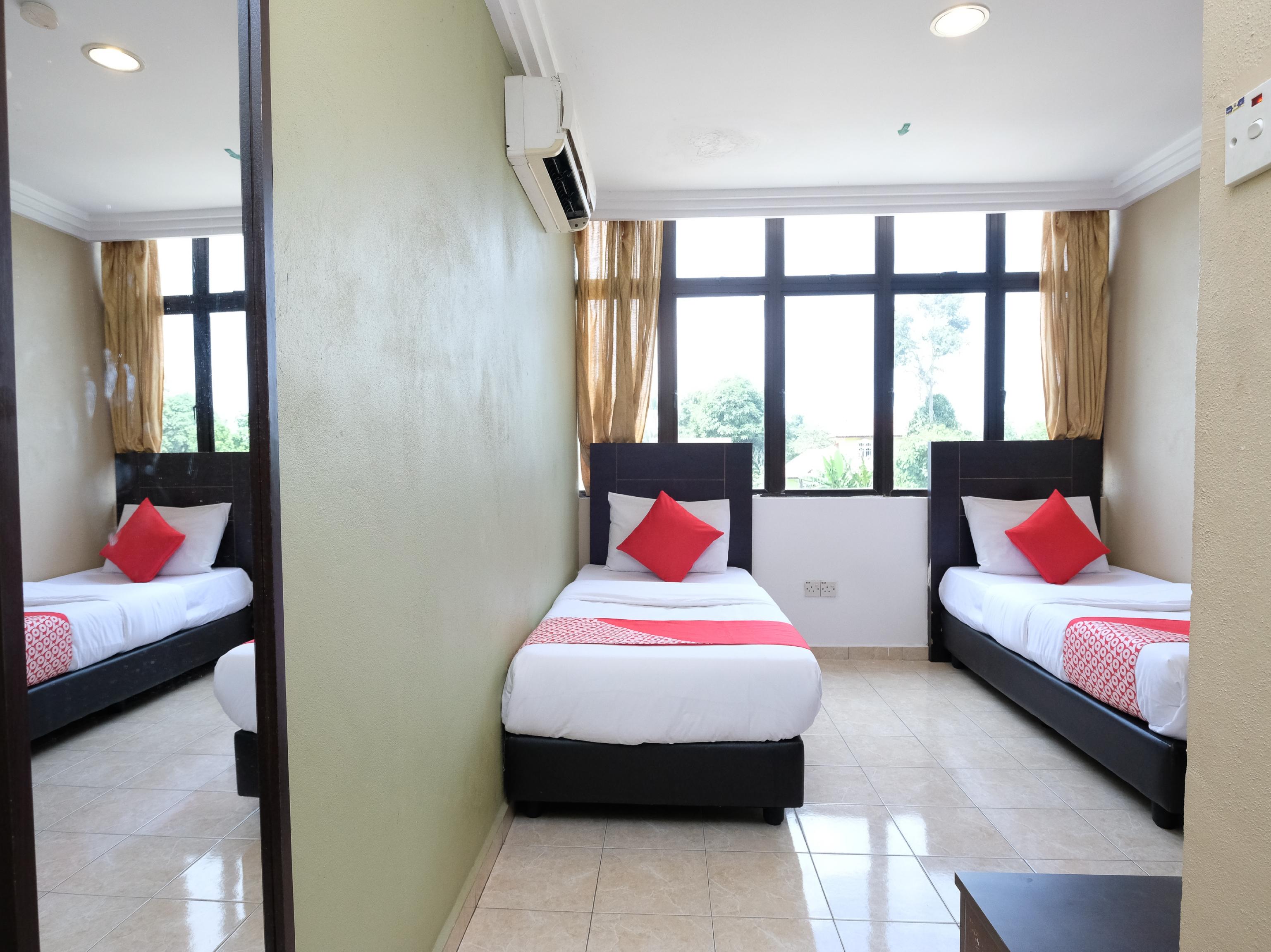 Oyo 717 Mr J Hotel Wakaf Che Yeh 2 Eksteriør bilde